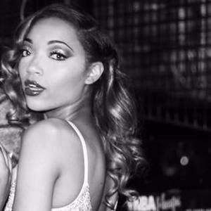 Meet your Posher, Makenzie